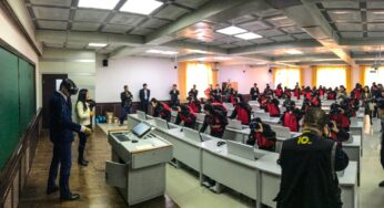 HTC attrezza un’aula scolastica per 50 visori VR Vive in contemporanea e senza interferenze
