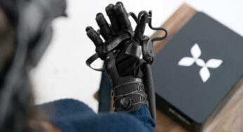 AxonVR cambia nome in HaptX e annuncia dei guanti aptici