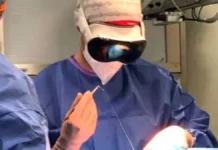 In Italia eseguiti con Successo Due Interventi Oculari con l’Apple Vision Pro